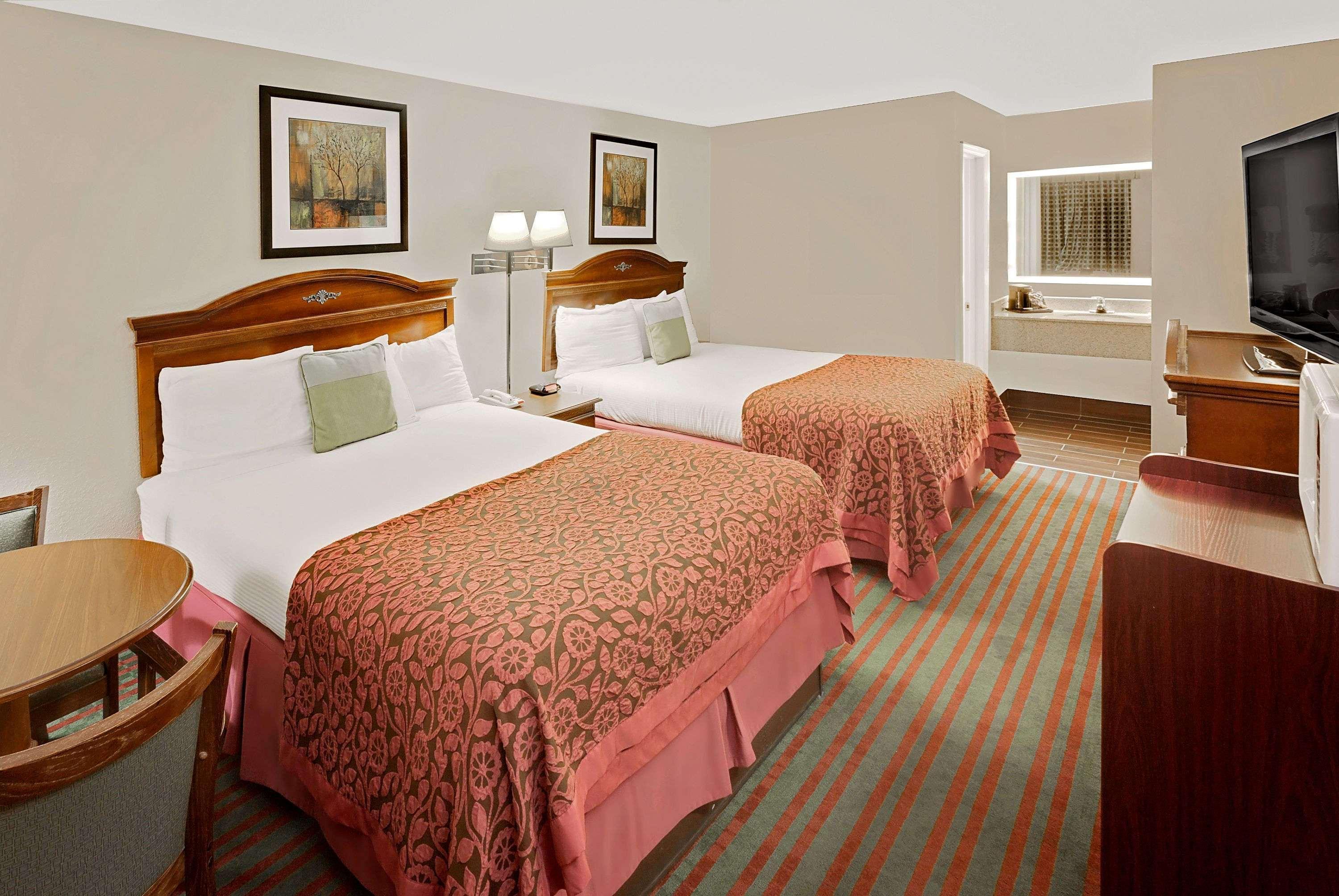Days Inn By Wyndham Demopolis Kültér fotó