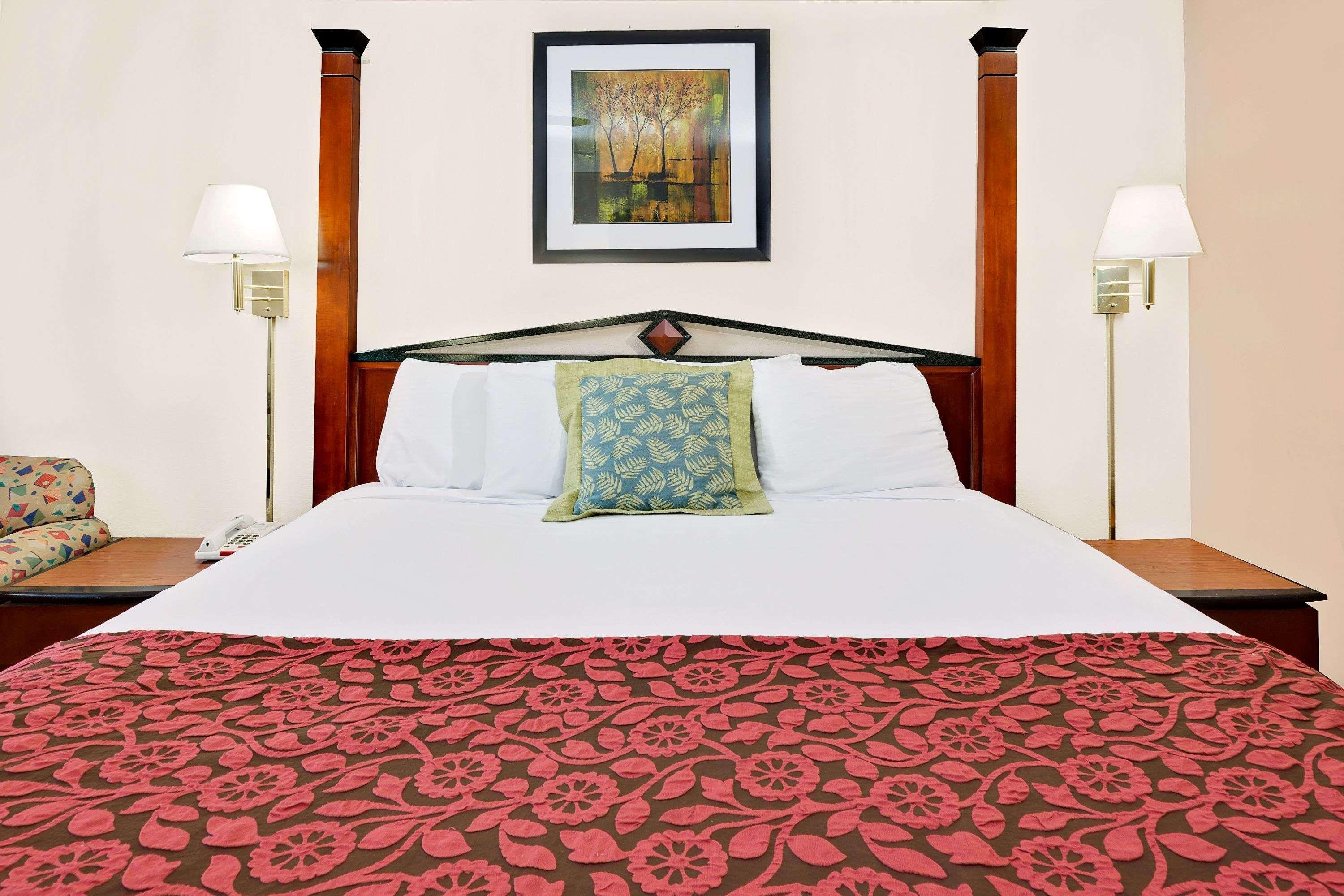 Days Inn By Wyndham Demopolis Kültér fotó