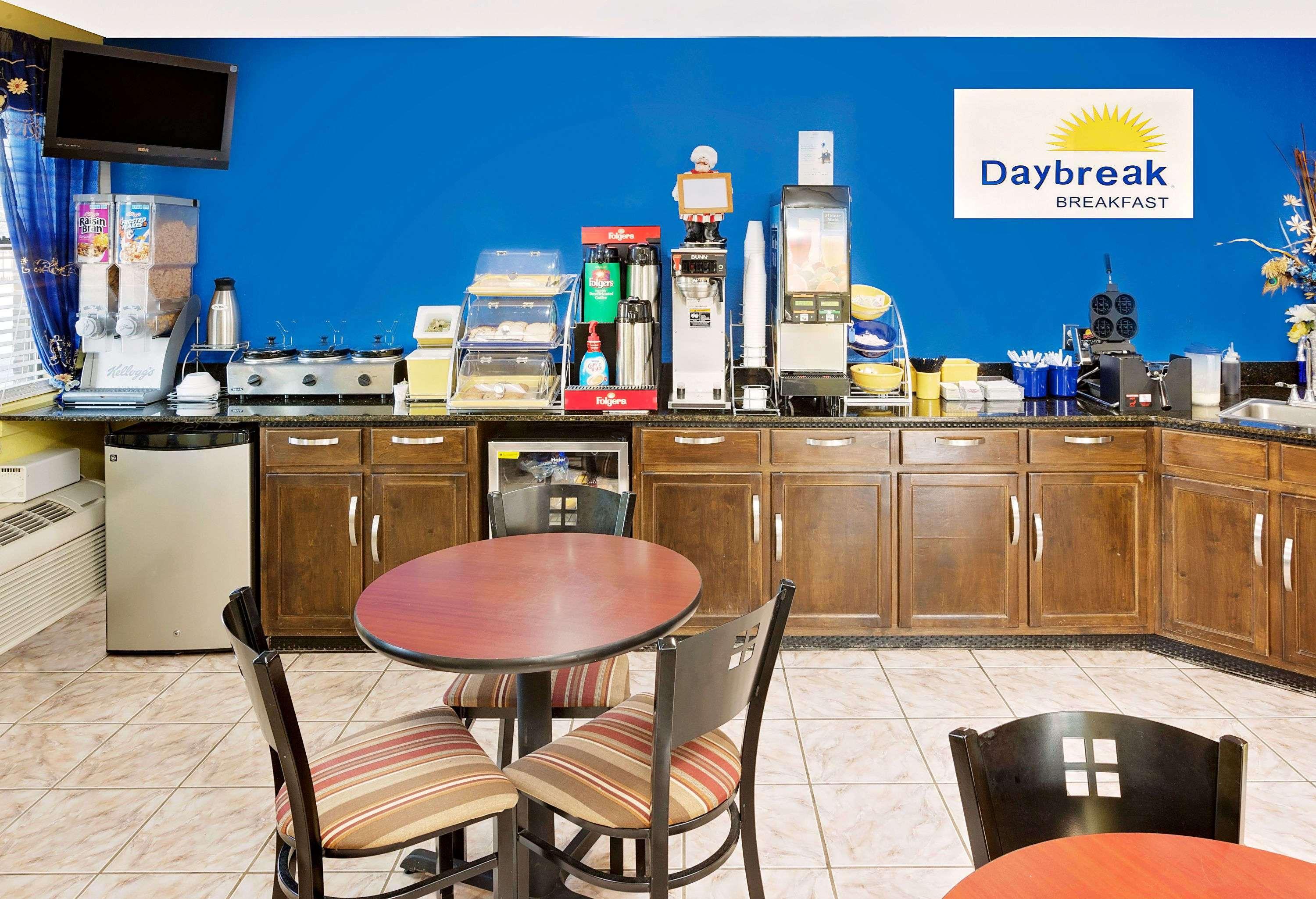 Days Inn By Wyndham Demopolis Kültér fotó